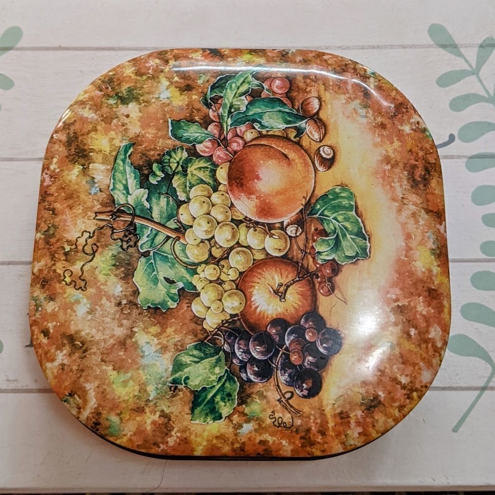 Vintage  Daher Made in England tin